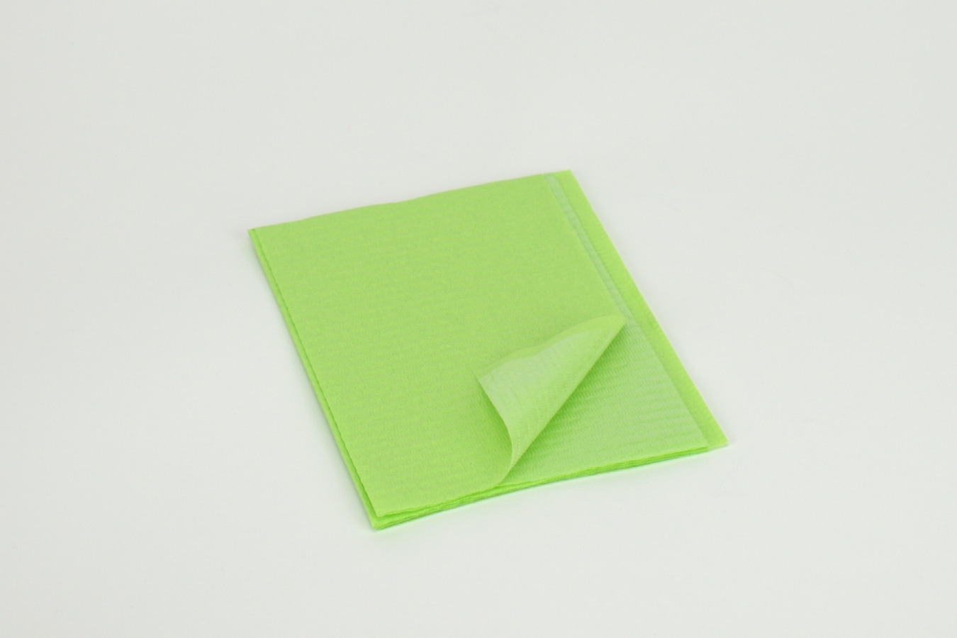 Servett D-Touch plastad 3-lagers 33x45cm lime 500st